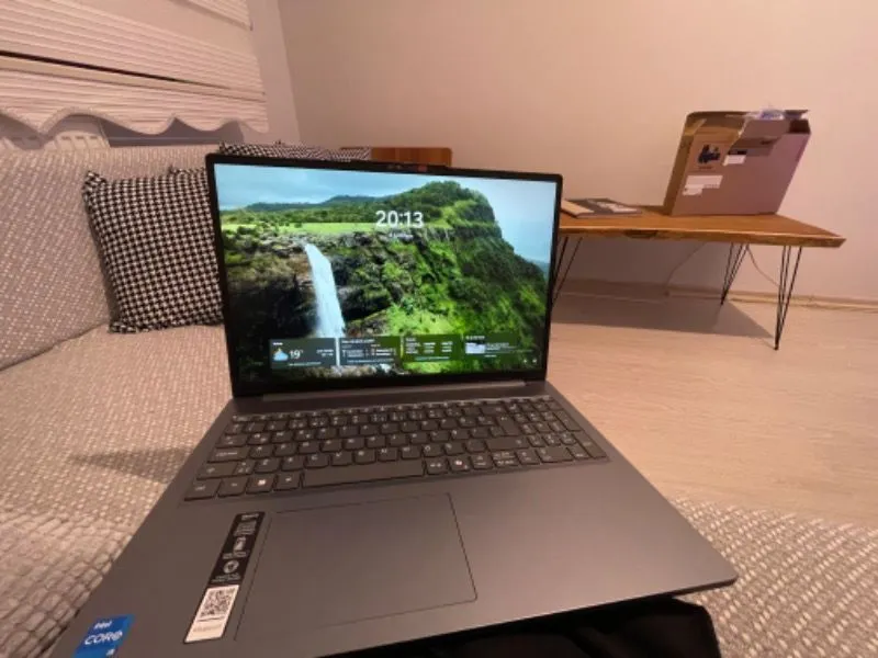 Lenovo Ideapad Slim 3 16IRH10 Intel Core i5 13420H 16GB DDR5 Ram 512 GB SSD 16” WUXGA IPS Panel Freedos Taşınabilir Bilgisayar 83K20073TR