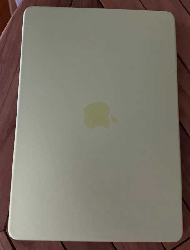 Apple MacBook Neo A18 Pro 8GB 512GB SSD macOS 13″ Taşınabilir Bilgisayar Puslu Sarı MHFE4TU/A