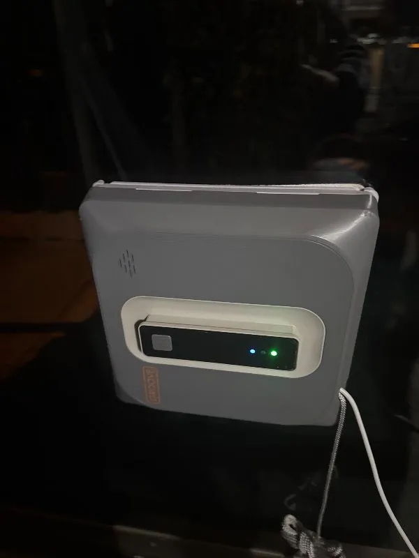 Groove Litus Pro Akıllı Uygulama Kontrollü Cam Temizleme Silme Robotu +Yapay Zeka Desteği+Ultra Sessiz+Akıllı Sensör+4 Ultrasonik Sprey