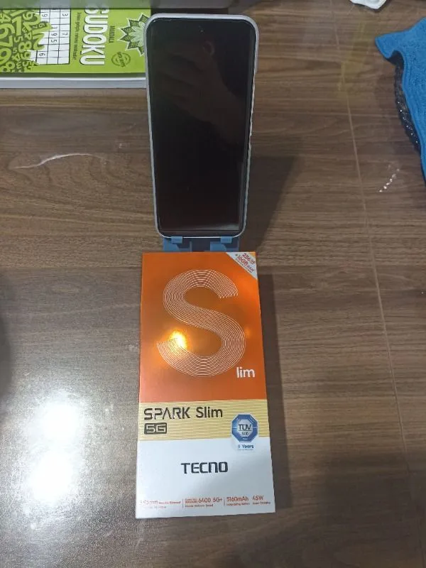 Tecno SPARK Slim