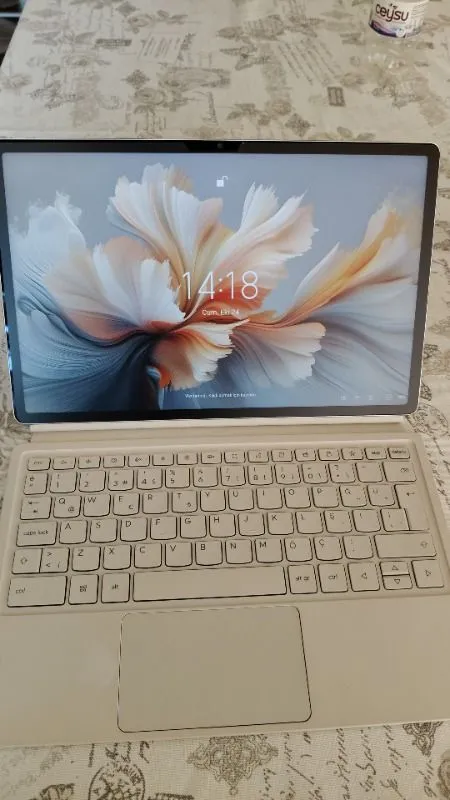 Lenovo Yoga Tab Plus 16GB 512GB Depolama 12.7″ 3K (2944×1840) LTPS 144Hz Android Tablet + Klavye + Kalem ZAEG0058TR