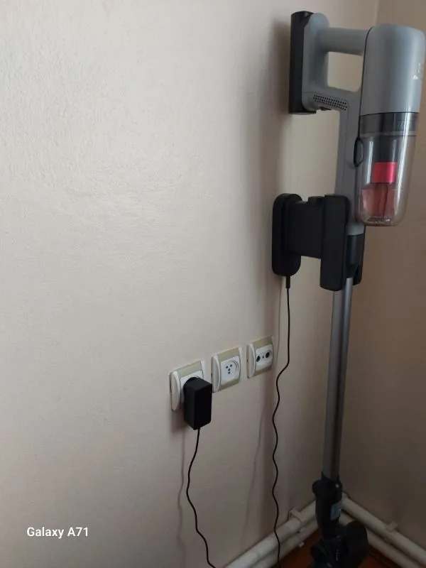 Electrolux EP71AB14UG Animal 700 Serisi Çok Hafif(2.2 Kg) ve Güçlü Dikey Şarjlı Süpürge- 10 Yıl Motor Garantili