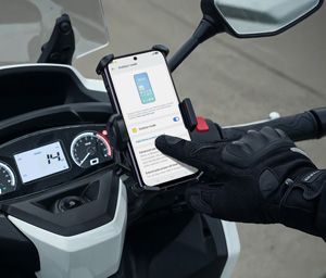 Oppo A6T